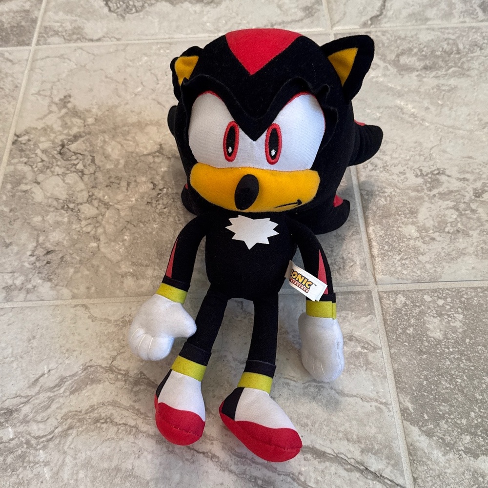 SEGA 2022 Sonic the Hedgehog 12” Plushie